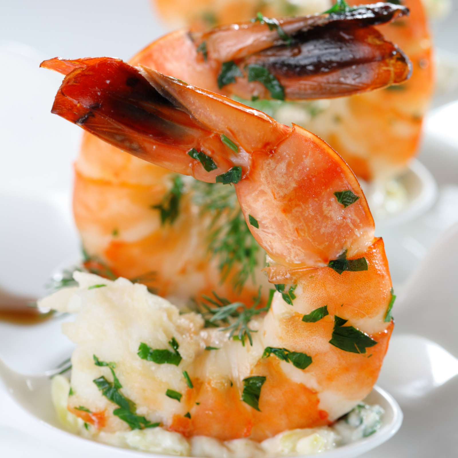 (2lbs) Mega 8/12 Peeled & Deveined (P&D) Tail On